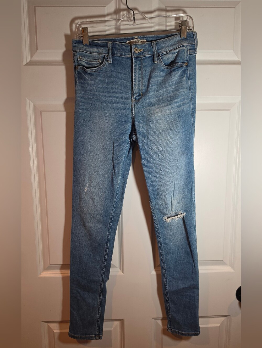 Abercrombie & Fitch Light Blue Women's Skinny Jeans - Distressed Knee 10R